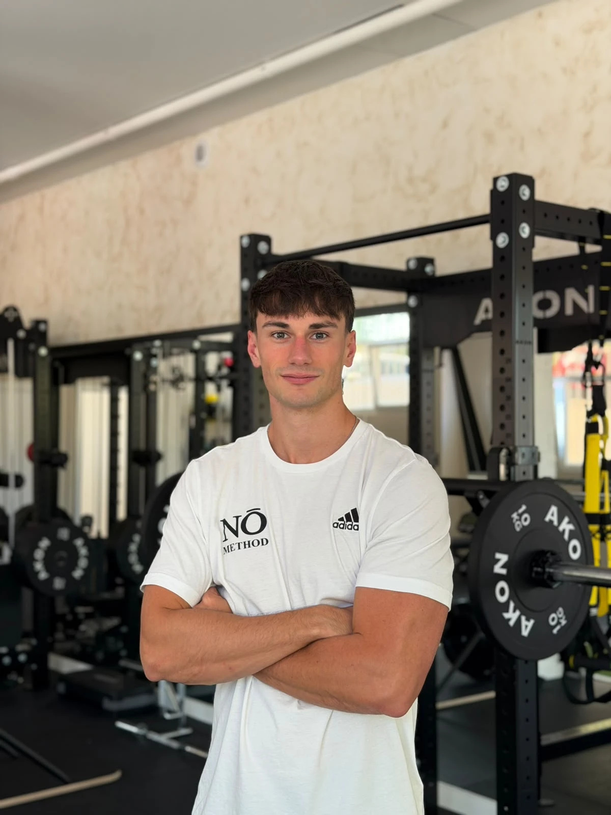 Álvaro, entrenador de NŌ·METHOD, en el estudio